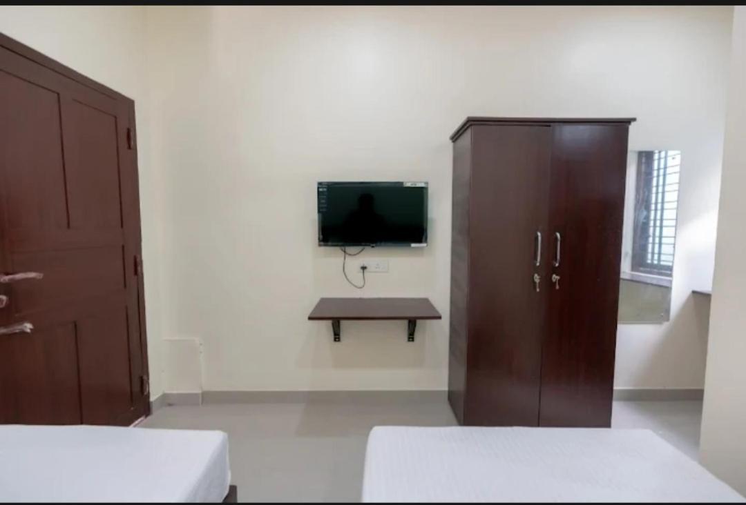 Masterkey Deluxe Rooms Kochi Exterior photo