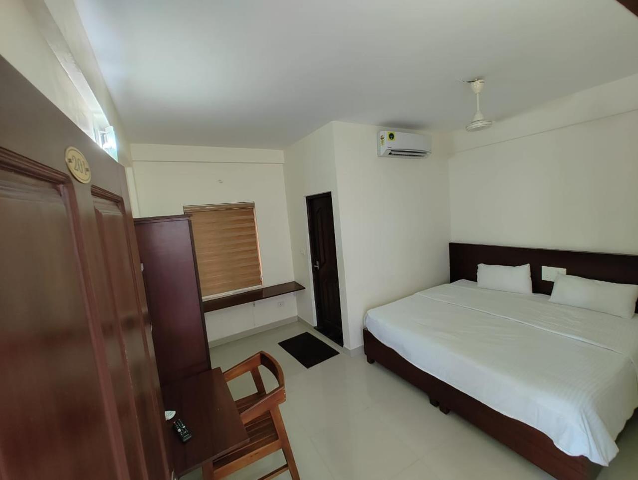 Masterkey Deluxe Rooms Kochi Exterior photo